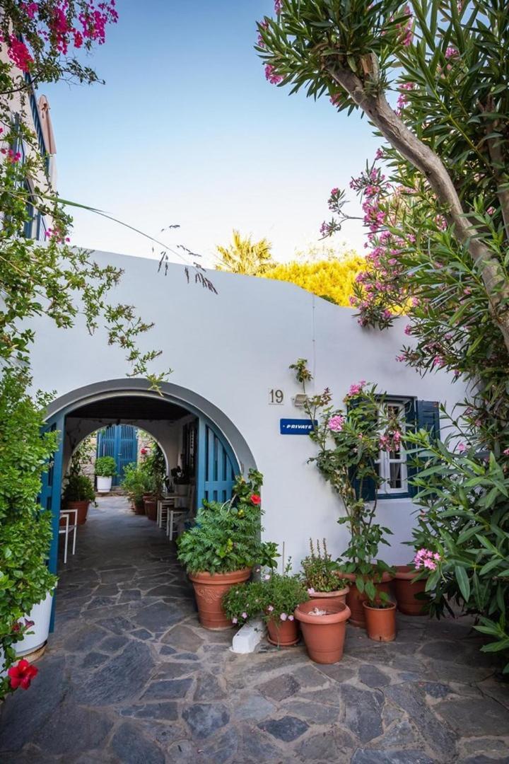Private Town Apartments By Mykonos Eight Mykonos Town Экстерьер фото